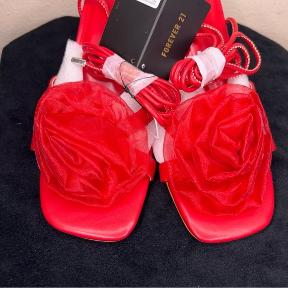 New Size 8 Forever 21 Red Open Toe Kitten Heels Bow On Toe Strappy Design - Picture 6 of 13
